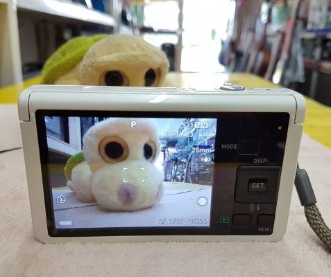 ลดราคา-กล้องฟรุ้งฟริ้ง Casio รุ่น EX-ZR50 จอ 3 นิ้ว 16.1 MP WIFI ซูมได้ 10เท่า เมม 8 GB สภาพดี ส่งฟร
