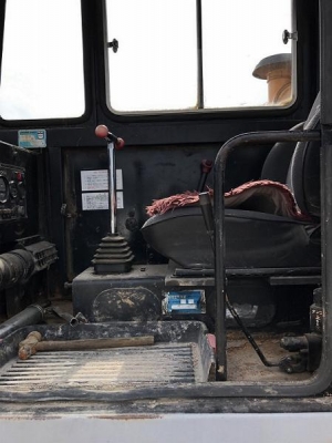 รถดั้มตีนตะขาบ KOMATSU รุ่น MST 2000 รถดั้มตีนตะขาบ KOMATSU รุ่น MST 2000