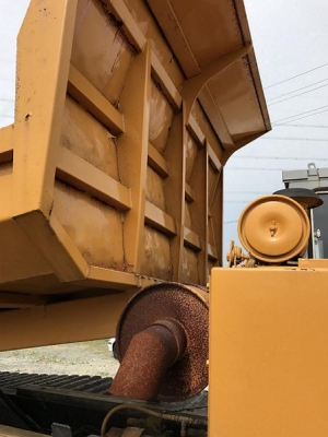 รถดั้มตีนตะขาบ KOMATSU รุ่น MST 2000 รถดั้มตีนตะขาบ KOMATSU รุ่น MST 2000