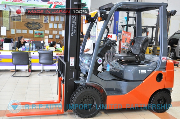 ขายรถโฟล์คลิฟท์มือสอง TOYOTA รุ่น 8FD15-10077 นำเข้าจากประเทศญี่ปุ่น 100\% ไม่เคยใช้งานในไทย