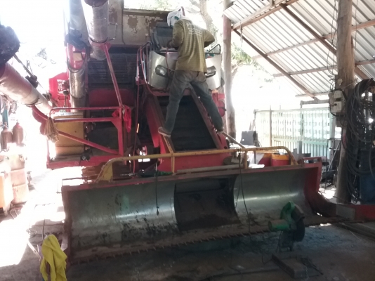 เสร็จแล้วครับ .ยังเหลืออีก 1 คัน ครับ เกี่ยวนาปี ปีนี้ สนใจมาคุยกันได้ เดิน 10 ht 6hhe 210 + turbo โซ่ 46 ข้อ d2 ปั้ม Dykin 23 สภาพที่ขายไม่ใช่สภาพนี้