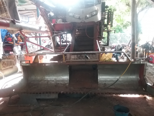 เสร็จแล้วครับ .ยังเหลืออีก 1 คัน ครับ เกี่ยวนาปี ปีนี้ สนใจมาคุยกันได้ เดิน 10 ht 6hhe 210 + turbo โซ่ 46 ข้อ d2 ปั้ม Dykin 23 สภาพที่ขายไม่ใช่สภาพนี้