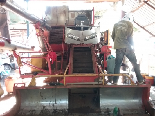 เสร็จแล้วครับ .ยังเหลืออีก 1 คัน ครับ เกี่ยวนาปี ปีนี้ สนใจมาคุยกันได้ เดิน 10 ht 6hhe 210 + turbo โซ่ 46 ข้อ d2 ปั้ม Dykin 23 สภาพที่ขายไม่ใช่สภาพนี้