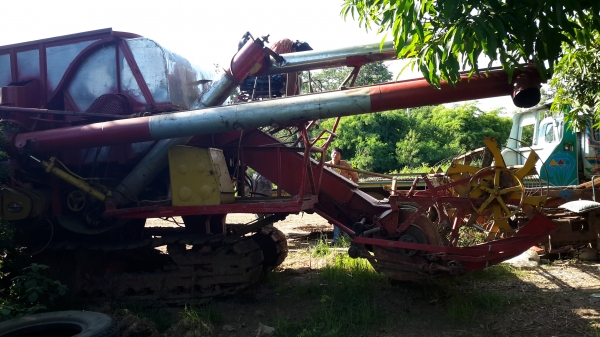 เสร็จแล้วครับ .ยังเหลืออีก 1 คัน ครับ เกี่ยวนาปี ปีนี้ สนใจมาคุยกันได้ เดิน 10 ht 6hhe 210 + turbo โซ่ 46 ข้อ d2 ปั้ม Dykin 23 สภาพที่ขายไม่ใช่สภาพนี้