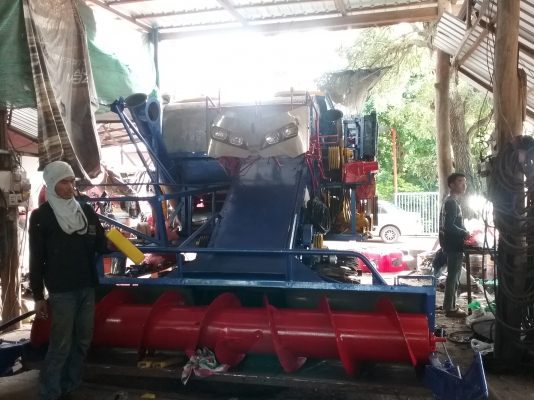 เสร็จแล้วครับ .ยังเหลืออีก 1 คัน ครับ เกี่ยวนาปี ปีนี้ สนใจมาคุยกันได้ เดิน 10 ht 6hhe 210 + turbo โซ่ 46 ข้อ d2 ปั้ม Dykin 23 สภาพที่ขายไม่ใช่สภาพนี้