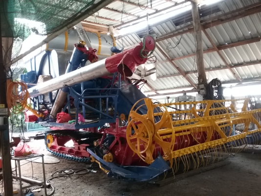 เสร็จแล้วครับ .ยังเหลืออีก 1 คัน ครับ เกี่ยวนาปี ปีนี้ สนใจมาคุยกันได้ เดิน 10 ht 6hhe 210 + turbo โซ่ 46 ข้อ d2 ปั้ม Dykin 23 สภาพที่ขายไม่ใช่สภาพนี้