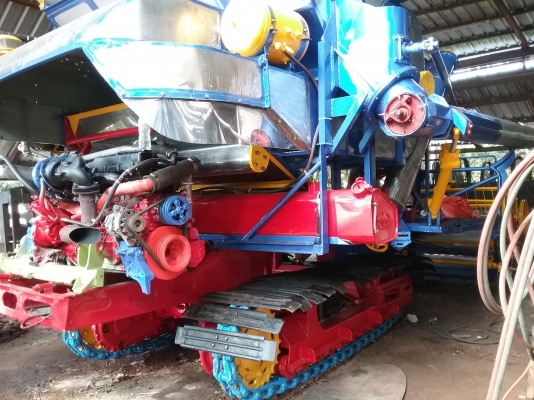 เสร็จแล้วครับ .ยังเหลืออีก 1 คัน ครับ เกี่ยวนาปี ปีนี้ สนใจมาคุยกันได้ เดิน 10 ht 6hhe 210 + turbo โซ่ 46 ข้อ d2 ปั้ม Dykin 23 สภาพที่ขายไม่ใช่สภาพนี้