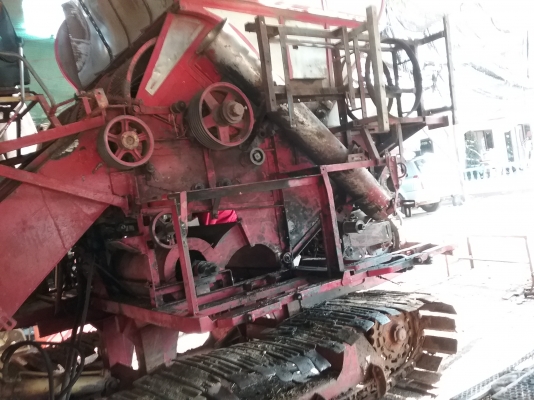 เสร็จแล้วครับ .ยังเหลืออีก 1 คัน ครับ เกี่ยวนาปี ปีนี้ สนใจมาคุยกันได้ เดิน 10 ht 6hhe 210 + turbo โซ่ 46 ข้อ d2 ปั้ม Dykin 23 สภาพที่ขายไม่ใช่สภาพนี้