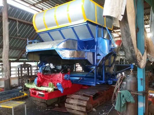 เสร็จแล้วครับ .ยังเหลืออีก 1 คัน ครับ เกี่ยวนาปี ปีนี้ สนใจมาคุยกันได้ เดิน 10 ht 6hhe 210 + turbo โซ่ 46 ข้อ d2 ปั้ม Dykin 23 สภาพที่ขายไม่ใช่สภาพนี้