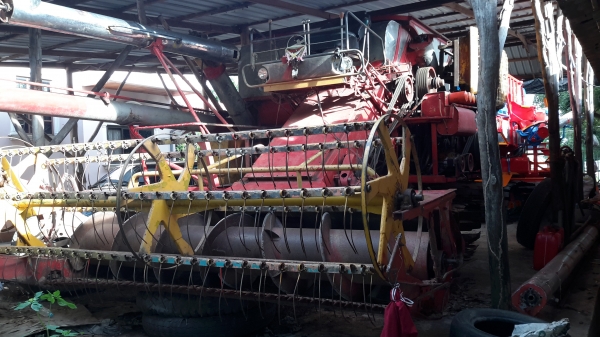 เสร็จแล้วครับ .ยังเหลืออีก 1 คัน ครับ เกี่ยวนาปี ปีนี้ สนใจมาคุยกันได้ เดิน 10 ht 6hhe 210 + turbo โซ่ 46 ข้อ d2 ปั้ม Dykin 23 สภาพที่ขายไม่ใช่สภาพนี้