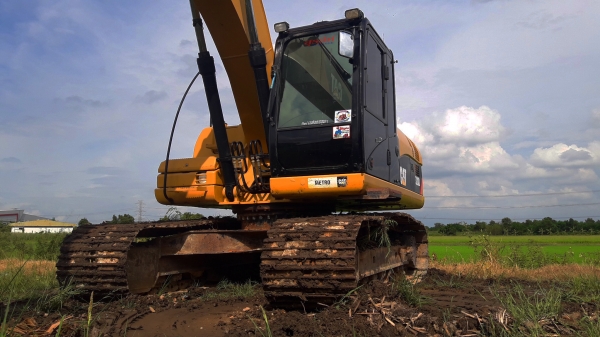 ขายรถแบ็คโฮ CAT 320D Japan สเปคญี่ปุ่นแท้ จำนวน 2 คัน