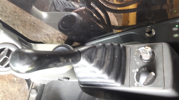 ขายรถแบ็คโฮ CAT 320D Japan สเปคญี่ปุ่นแท้ จำนวน 2 คัน