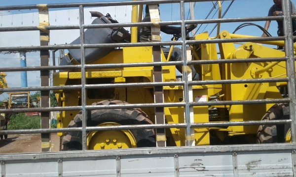 tractor-backhoe จัดส่ง รถตักล้อยาง เอวอ่อน ยกสูง KOMATSU ให้ลูกค้าไปใช้งานที่ ขอนแก่นครับ tractor-backhoe จัดส่ง รถตักล้อยาง เอวอ่อน ยกสูง KOMATSU ให้ลูกค้าไปใช้งานที่ ขอนแก่นครับ