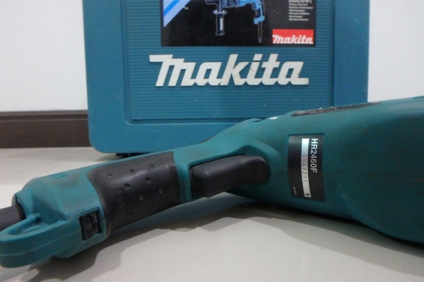 สว่านโรตารี่ Makita 24MM HR2460F 780 วัตต์ สภาพใหม่ มีกล่อง