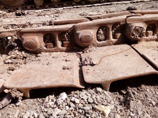 ขายแผ่นแทรก รถเเทรกเตอร์CAT- D-4 ตีนไก่แผ่นยาว50 ซม. 80 แผ่น สภาพตามรูปครับ ขายไม่แพง