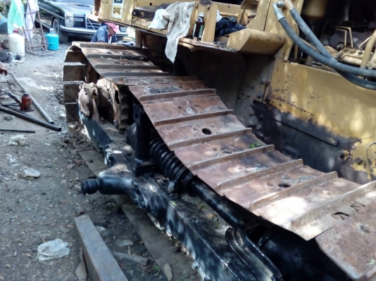 ขายแผ่นแทรก รถเเทรกเตอร์CAT- D-4 ตีนไก่แผ่นยาว50 ซม. 80 แผ่น สภาพตามรูปครับ ขายไม่แพง