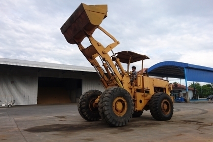 ขายรถตักล้อยาง KOMATSU W90-2 (ขนาดเท่า530 WA300)