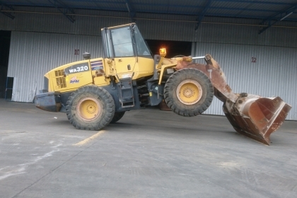 ขายรถตักล้อยาง KOMATSU WA320-5 (สภาพดี ราคาถูกมาก)