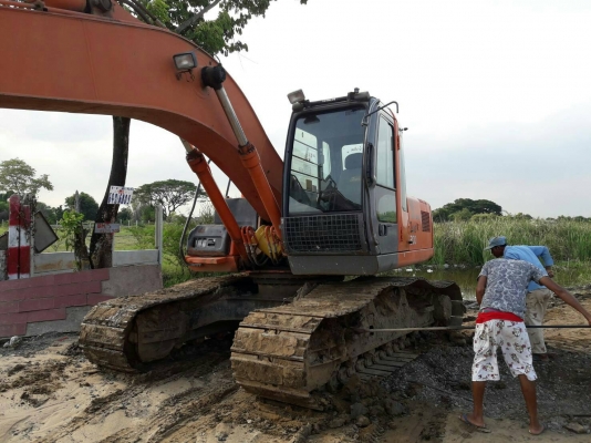 ขาย!! &gt;&gt;&gt; Hitachi Zx200 รุ่น 1 พร้อมใช้งาน &lt;&lt;&lt; เบอร์ติดต่อ 098-7155789