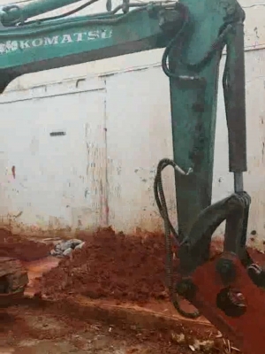 ขายด่วน!! Komatsu pc40-7 สภาพพร้อมใช้งานค่ะ