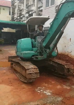 ขายด่วน!! Komatsu pc40-7 สภาพพร้อมใช้งานค่ะ