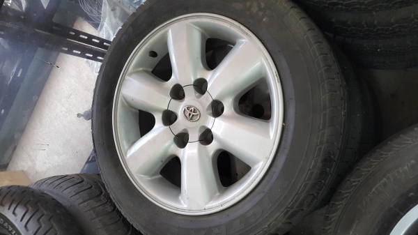 ขายแม็กซ์ TOYOTA ติดยาง ขอบ 17&quot;