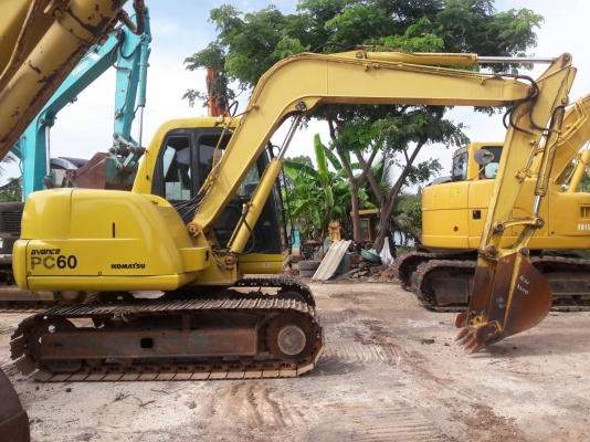 ขายKOMATSU PC60-7   เก่าญี่ปุ่นแท้  มีลายแย๊ก  สภาพสวย  เครื่องปั๊มดี  ลองระบบได้ทุกวัน โทร 089-3818694 ดวงนภา