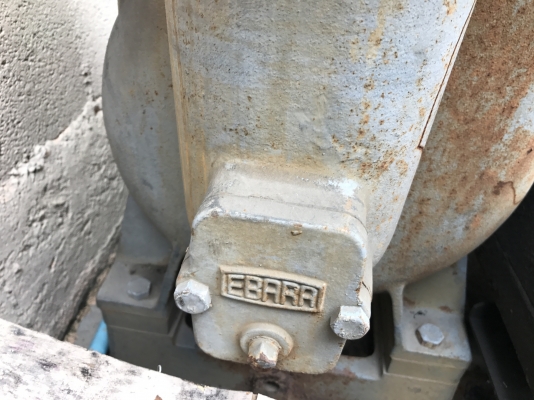 ขายชุดปั้มน้ำ Ebara ขนาดเข้า 4นิ้ว ออก 4นิ้ว รุ่นมีล่อน้ำในตัว พร้อมแท่นทั้งชุด มอเตอร์ 15HP. 220V เก่าญี่ปุ่น made in Japan สภาพสวย พร้อมใช้งาน