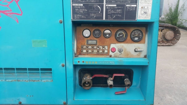 ปั้มลม PDS750sนำเข้า เครื่องสวยสภาพดี เครื่องปั้มสกูลดี ไม่รั่วซึม เครื่องปี 1995 ชั่วโมงทำงาน 3739 ชั่วโมง สภาพสวยมาก ไม่เชื่อลองมาทดสองเครื่องดูได้  โทร 061-4194021 พรภวิษย์