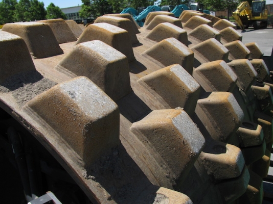 ขายรถบดล้อหนาม HAMM 3410 ปี2008 นำเข้า USA 4,000ชั่วโมง ปีใหม่ๆ ราคาไม่แพง โทร. 092-929-9942 ธีรเทพ