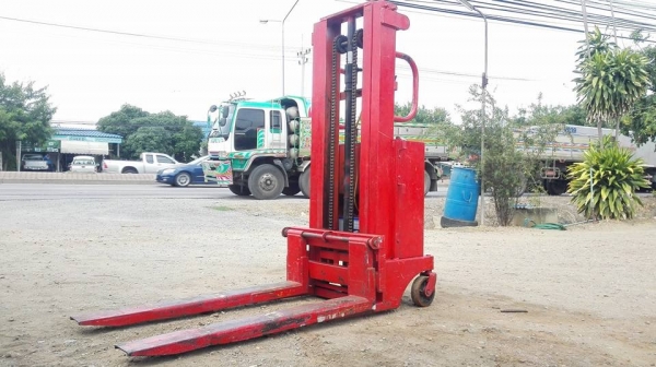 ** SOLD ** สแตกเกอร์ไฟฟ้า WINNER 1000 kg สูง 250 cm งายาว 130 cm ไฟแบต DC12V สวยพร้อมใช้