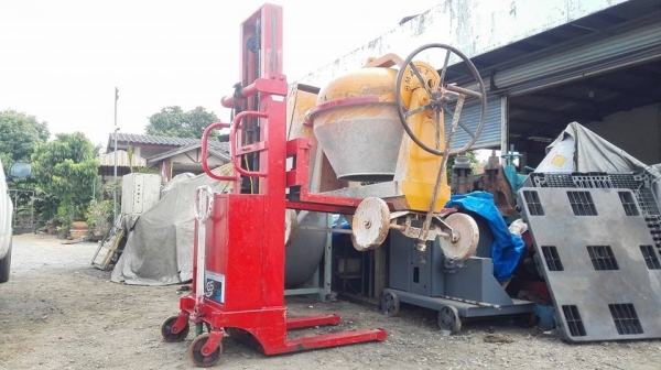 ** SOLD ** สแตกเกอร์ไฟฟ้า WINNER 1000 kg สูง 250 cm งายาว 130 cm ไฟแบต DC12V สวยพร้อมใช้