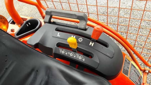 ขายB2420 พร้อมโครงกันอ้อย ใช้งานน้อย 78 ช.ม เล่มทะเบียนพร้อม ขายB2420 พร้อมโครงกันอ้อย ใช้งานน้อย 78 ช.ม เล่มทะเบียนพร้อม