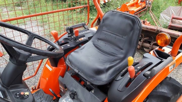 ขายB2420 พร้อมโครงกันอ้อย ใช้งานน้อย 78 ช.ม เล่มทะเบียนพร้อม ขายB2420 พร้อมโครงกันอ้อย ใช้งานน้อย 78 ช.ม เล่มทะเบียนพร้อม