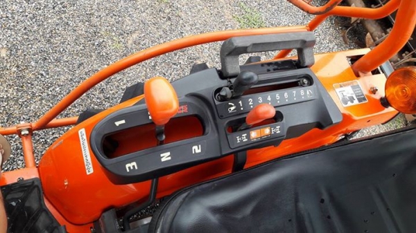 ขายB2420 พร้อมโครงกันอ้อย ใช้งานน้อย 78 ช.ม เล่มทะเบียนพร้อม ขายB2420 พร้อมโครงกันอ้อย ใช้งานน้อย 78 ช.ม เล่มทะเบียนพร้อม