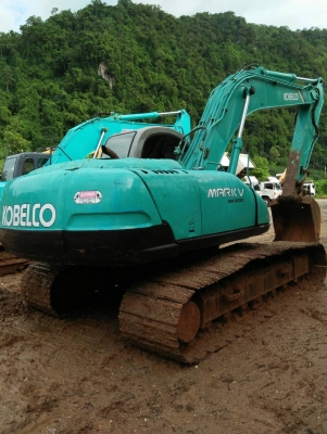รถแบคโฮ KOBELCO MARK V SK200 มีเล่มทะเบียนพร้อม