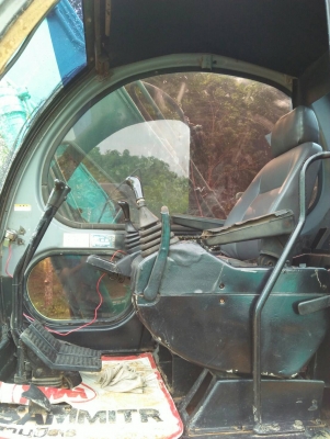 รถแบคโฮ KOBELCO MARK V SK200 มีเล่มทะเบียนพร้อม รถแบคโฮ KOBELCO MARK V SK200 มีเล่มทะเบียนพร้อม