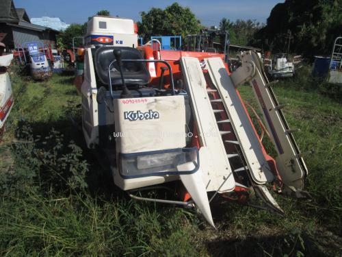 นำเข้าจากญี่ปุ่น รถเกี่ยวข้าวนั่งขับ KUBOTA R1-11 ราคา 118,000 บาท รหัสสินค้า 80904544  www.nihonmono.com
