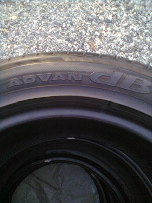 ขายยาง 205/55R16 ยางปี12 YOKOHAMA ADVAN dB MADE IN JAPAN สภาพยาง 90\% สวยๆนิ่มๆ  1 ชุด