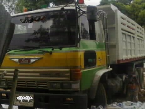 HINO KT 925 - 185 HP TURBO HO7C รถพ่วงแม่+ลูก แม่กระบะดั๊มพ์เหล็ก 12 ตันสภาพสวยมาก ลูก 2 คานไม่ดั๊มพ์คอกเหล็กเกษตร เครื่องแน่นดีแห้งดี หัวเก๋งสวยภายในครบพร้อม แอร์เย็น พวงมาลัยเพาเวอร์ เบรคทริ๊ปฟี้ครบ ช่วงล่างดีทั้งแม่ลูก เอกสารทะเบียนภาษีครบไม่มีขาดทั้งแ