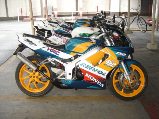 ขายด่วน NSR PROARM 150SP แท้ สวยมาก ทำสีใหม่ทั้ง คัน กทม สนใจ ติดต่อ คุณ เจ โทร. 0808051985 ราคา 35000 รถอยู่ที่ ไปรษณีย์ ยานนาวา กทม ตรงข้าม ปั้มเซลล์