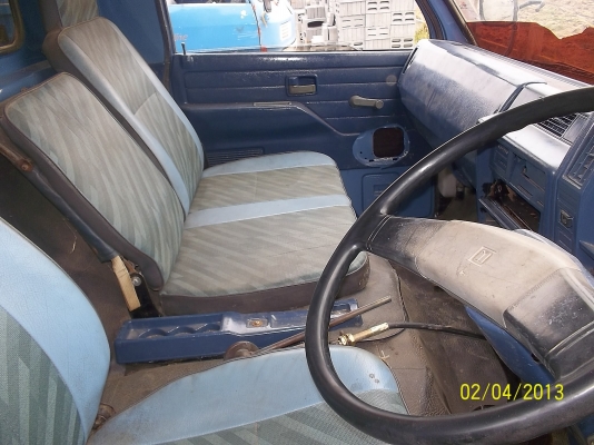 ขาย6ล้อ NPR  เครื่อง   4BE1  พวงมาลัยเพาเวอร์