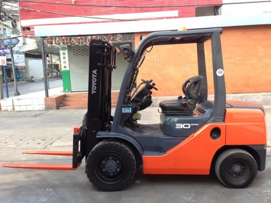 ขายToyota Forklift 8FD-30 เครื่องดีเซล 3ตัน นำเข้าญีปุ่น