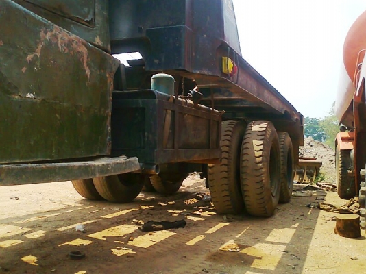 ขาย..รถสิบล้อเทลเล่อร์เรียว เครื่องยนต์ NISSAN UD PE6 turbo ใส่รถแบคโฮ CAT 320 D, PC200 ได้ รถสวย มีทะเบียนครบ.