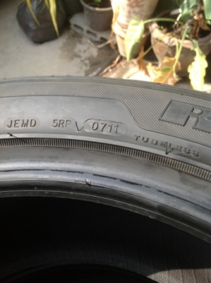 ขายยาง autogrip 245/45/R18 ปี11 สภาพดี ไม่มีปะ ขายยาง autogrip 245/45/R18 ปี11 สภาพดี ไม่มีปะ