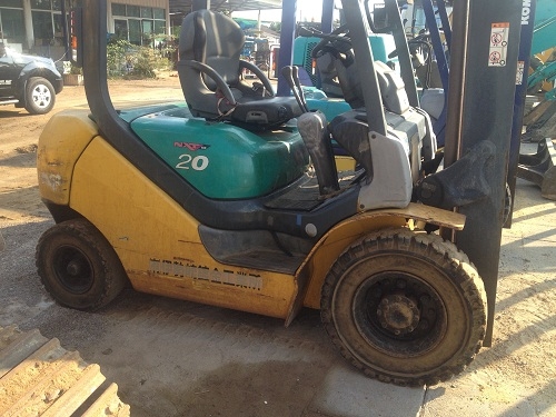 ขายรถฟอร์คลิฟต์ KOMATSU FG20C-16 นำเข้าจากญี่ปุ่น ติดต่อคุณ อิทธิวัฒน์ 089-5514842