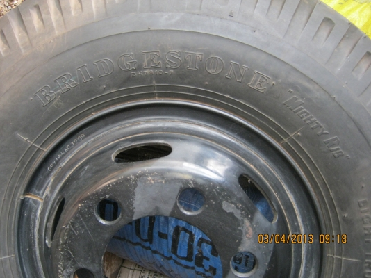 ขายยางอะไหล่BRIDGESTONE8.25-16 พร้อมกระทะล้อยางในของห้างเเท้ๆๆใหม่ๆๆ