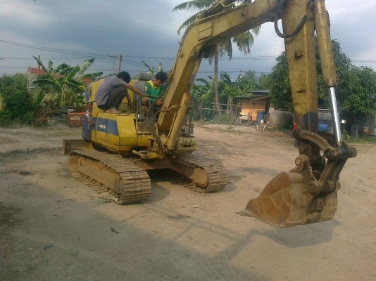 ต้อนรับสงกรานต์จัดไปเลยแบ็คโฮ KOMATSU PC40-6 ราคาโดนๆ