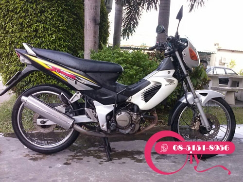 ขายด่วน SONIC ปี 46 รถเดิมๆ เครื่องเดิม ขายตามสภาพ ชุดสีข้างหน้าซีด ชุดโอนครบ โทร 085-1518956