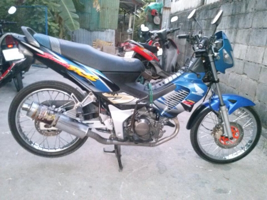 ขายด่วน SONIC ปี 45 ราคาเพียง 13,500 บาท รถสวยเดิมๆ แรงดี ขับลื่นรถ ป้ายเหลือง ภาษีไม่ขาด